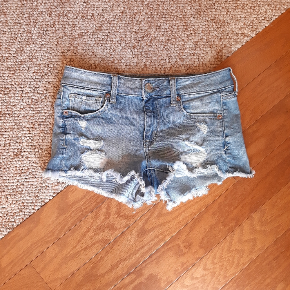 American Eagle Distressed Shortie Shorts size 4 - Picture 5 of 16